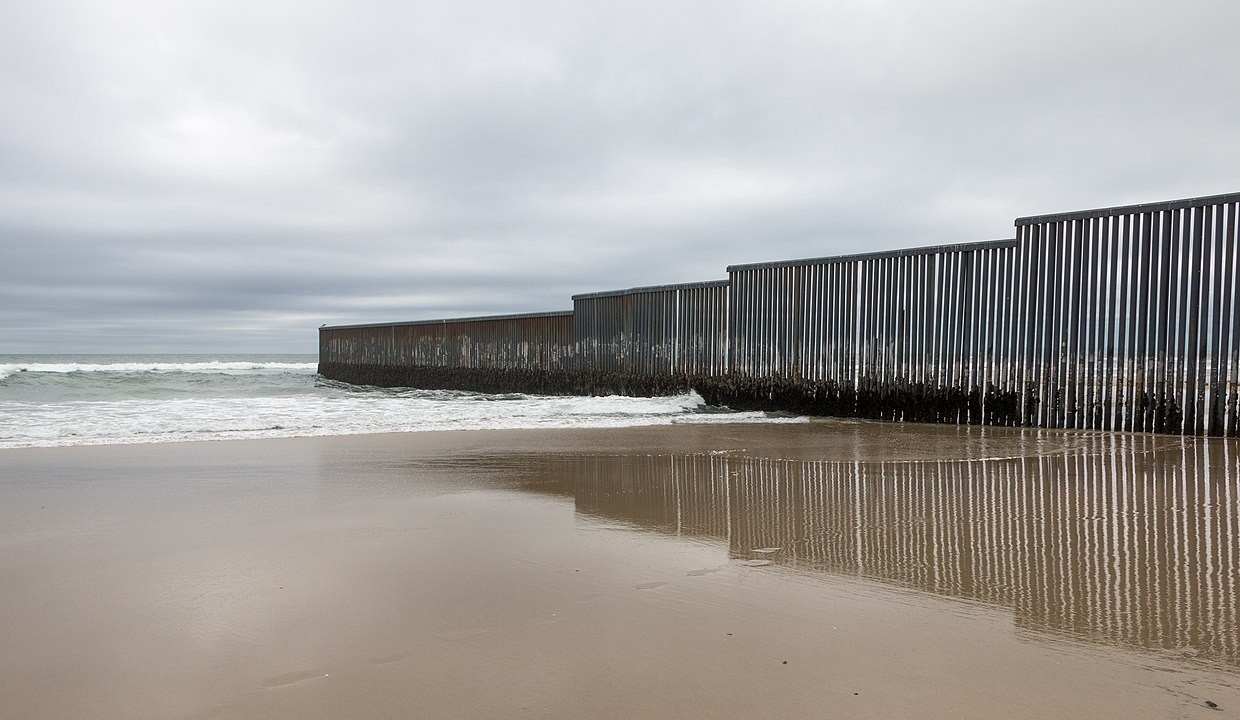 1240px-Mexico-US_border_at_Tijuana